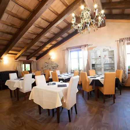 Villa Cascina Manzo Dogliani